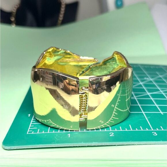 New Gold Crystal Cuff Bracelet Elegant Bangle Clamp Solanales Inspired j… - Picture 6 of 7